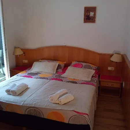 Apartment House Perone *