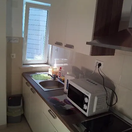 Apartment House Perone *