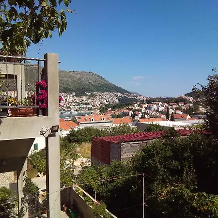 Apartment House Perone *