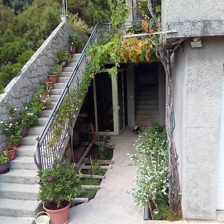 Apartment House Perone *