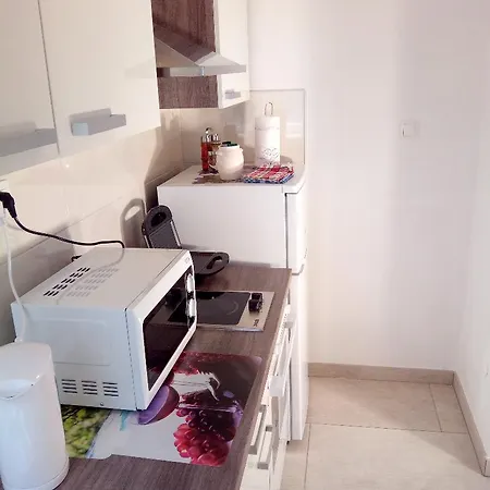 Apartment House Perone *