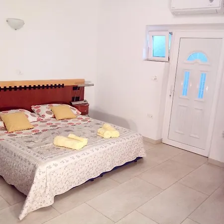Apartment House Perone *