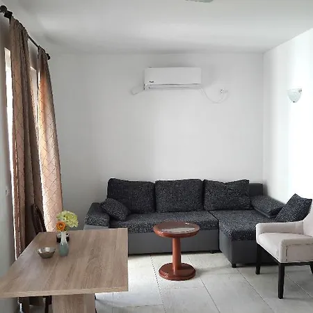 Apartment House Perone *