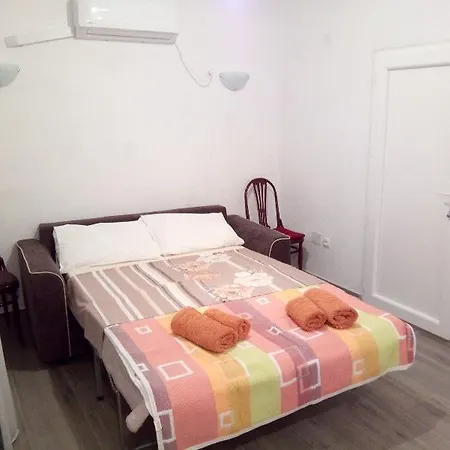 Apartment House Perone *